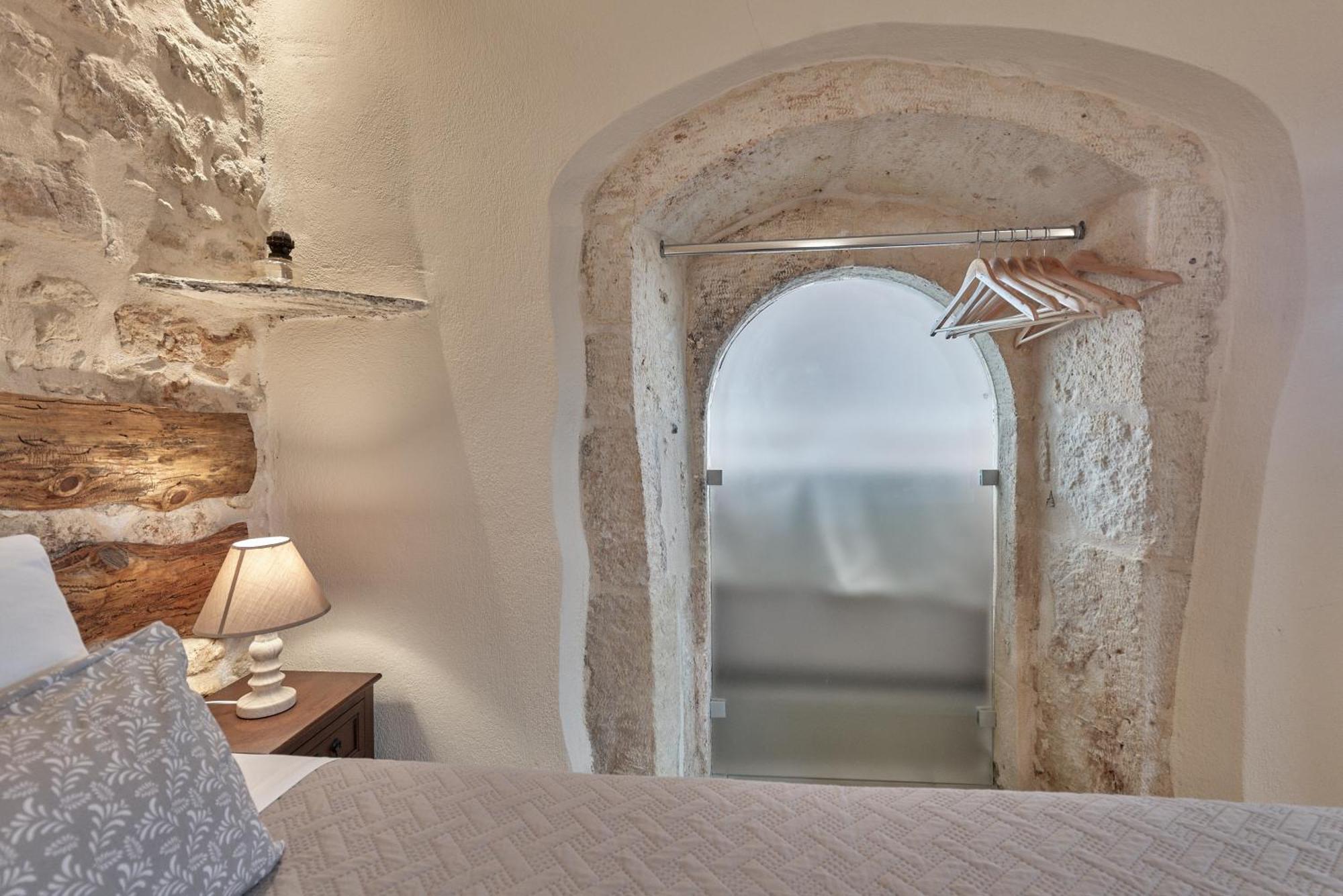 Stone Villa With Swimming Pool-Bbq! Melidhónion エクステリア 写真